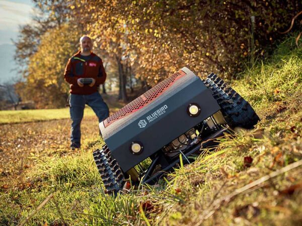 BlueBird FM 23-53 – Robot rasaerba trinciaerba ibrido radiocomandato