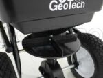 Seminatrice-spandiconcime GeoTech trainata per trattori tosaerba