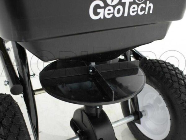 Seminatrice-spandiconcime GeoTech trainata per trattori tosaerba